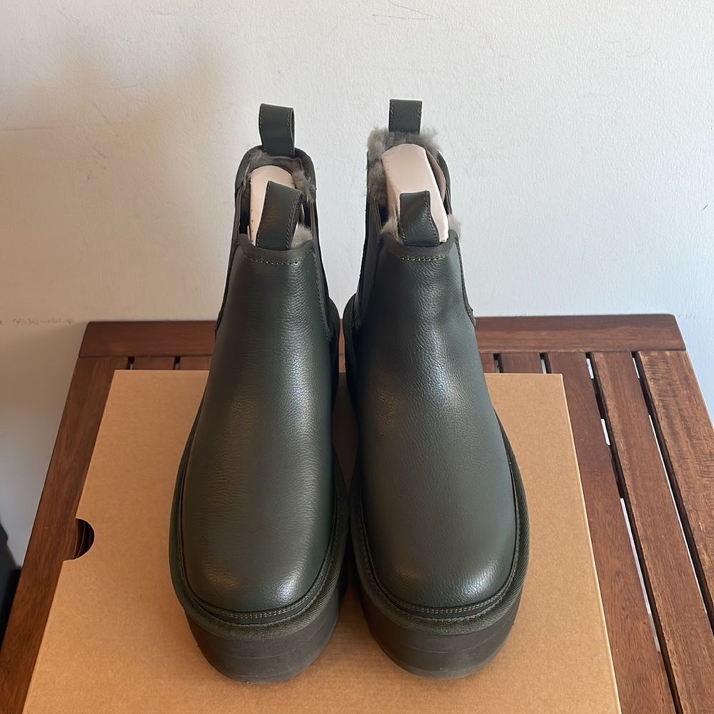 UGG Neumel Platform Chelsea Boots Forest Night Women Size 9 - Picture 7 of 15